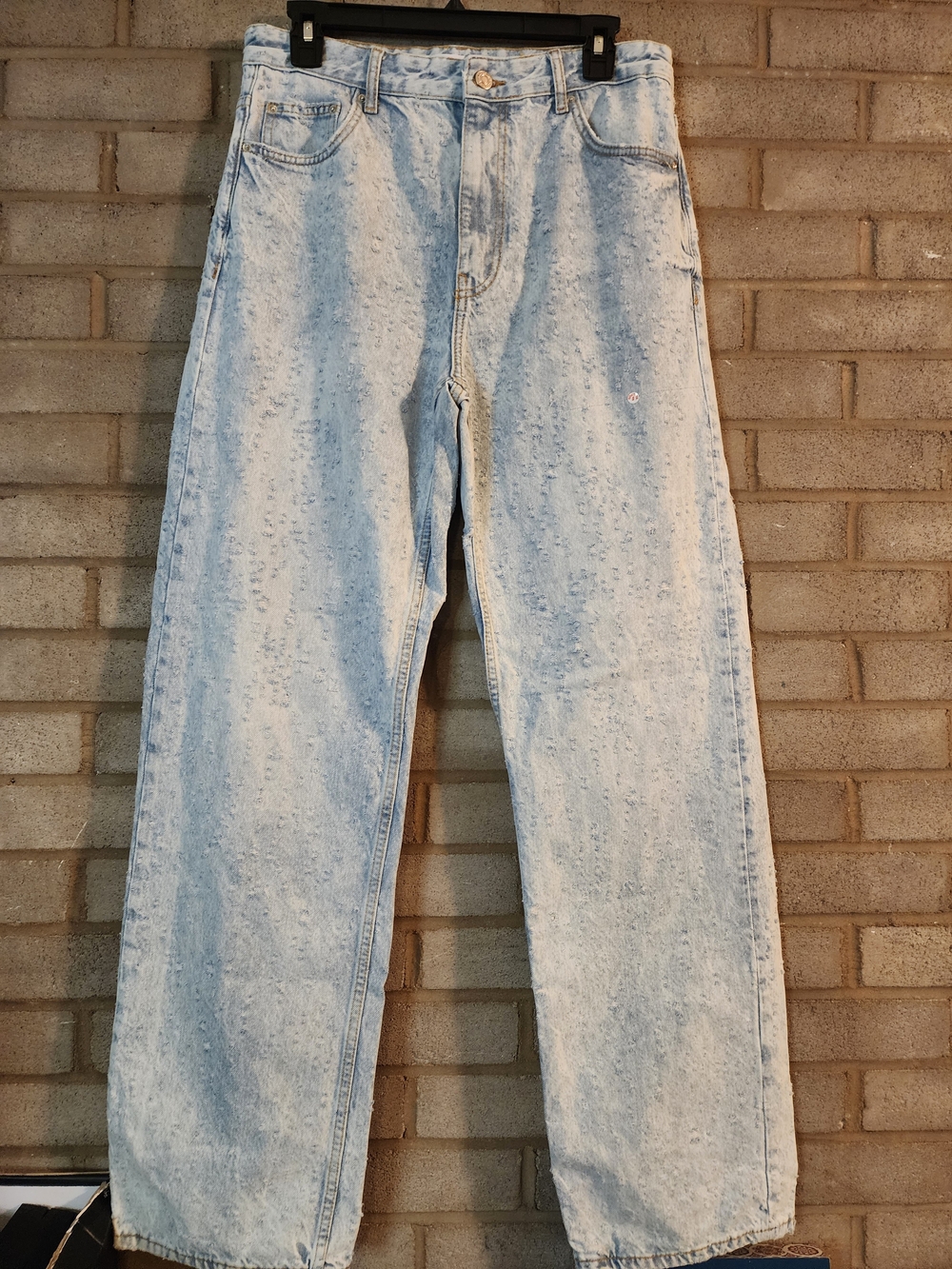 Bershka Straight-Leg/ High-rise Textured Jeans - Classic Denim
